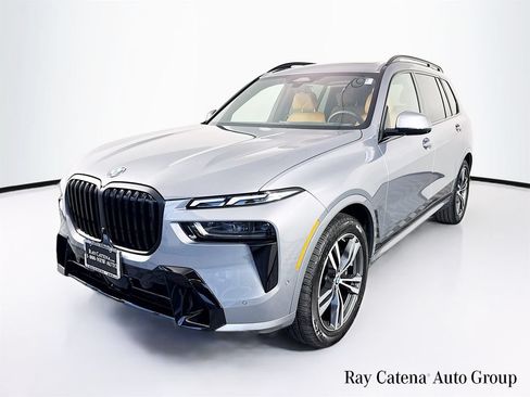 Used 2026 BMW X7 xDrive40i w/ M Sport Package AWD/4WD image 3
