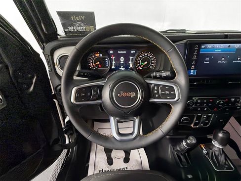 Used 2024 Jeep Wrangler Sahara image 11
