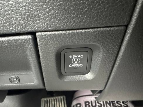 Used 2024 RAM 2500 Limited AWD/4WD image 24