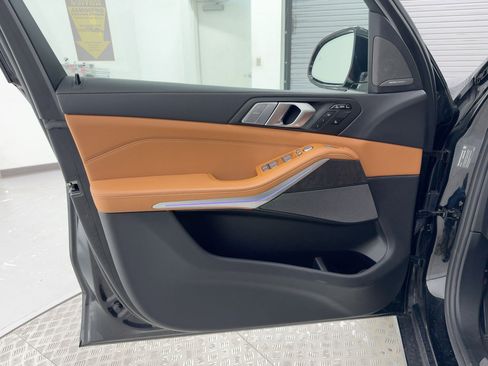 Used 2021 BMW X7 xDrive40i w/ Premium Package image 12