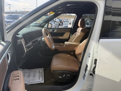 Certified 2025 Hyundai Santa Fe Limited image 30