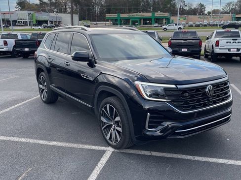 Used 2025 Volkswagen Atlas SEL Premium R-Line image 4