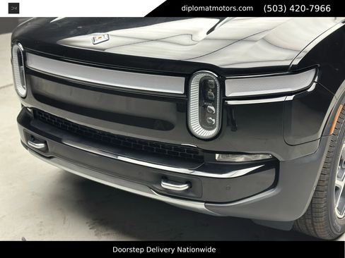 Used 2023 Rivian R1S Adventure image 13