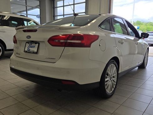 Used 2017 Ford Focus Titanium FWD image 8