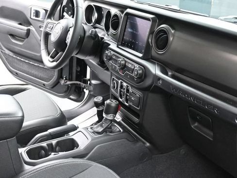 Used 2023 Jeep Wrangler Unlimited Sport AWD/4WD image 43
