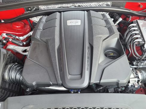 Certified 2026 Porsche Macan GTS AWD/4WD image 29