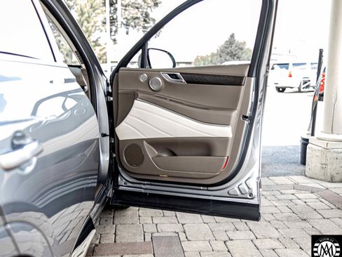 Used 2024 Genesis GV80 2.5T w/ Advanced Package image 43