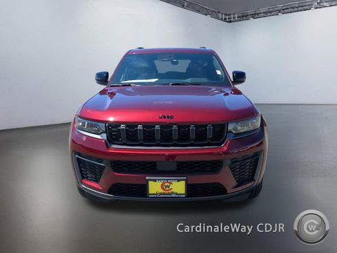 New 2026 Jeep Grand Cherokee Altitude AWD/4WD image 2