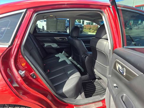 Used 2015 Nissan Altima 2.5 SL w/ Technology Package image 14
