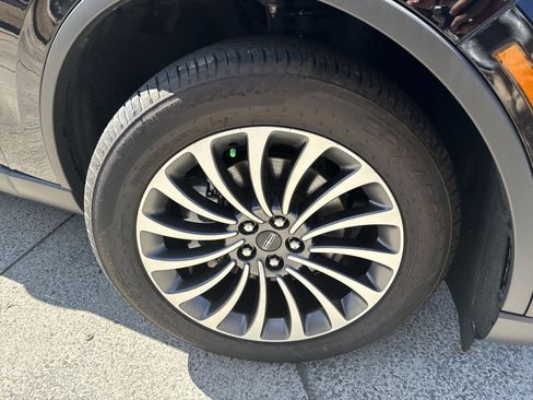 Used 2022 Lincoln Aviator Reserve w/ Equipment Group 201A image 12