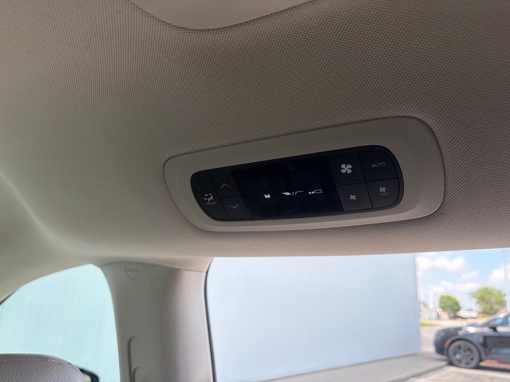 Used 2020 Chrysler Pacifica Touring-L Plus FWD image 32