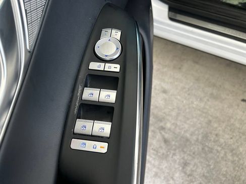 Used 2025 Genesis GV70 2.5T AWD/4WD image 40