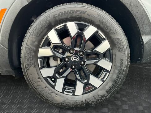 Used 2025 Hyundai Santa Cruz SE AWD/4WD image 16