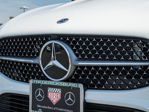 Used 2025 Mercedes-Benz CLA 250 4MATIC image 11