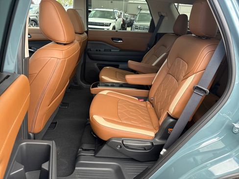 New 2026 Nissan Pathfinder Platinum AWD/4WD image 26