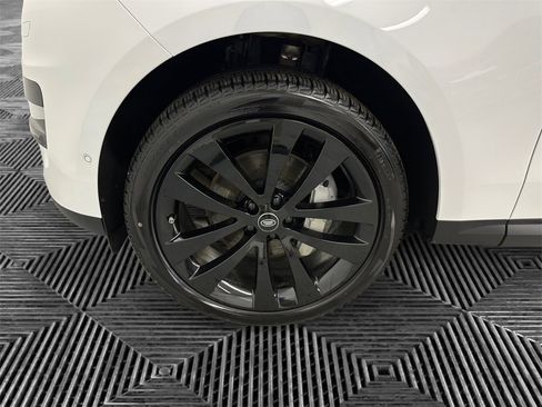 Used 2023 Land Rover Range Rover Sport SE image 14