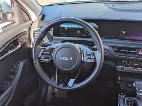 Used 2025 Kia Seltos EX w/ EX Sunroof Package image 13