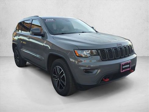 Used 2020 Jeep Grand Cherokee Trailhawk image 3