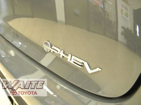 New 2026 Toyota Prius Plug-In Hybrid FWD image 6