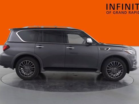 Used 2024 INFINITI QX80 Premium Select image 8