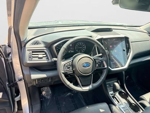 Used 2023 Subaru Ascent Limited w/ Technology Package AWD/4WD image 11