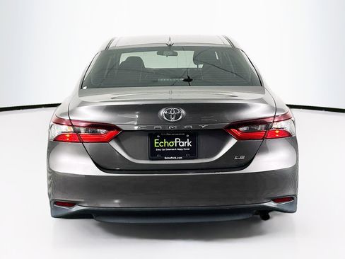 Used 2021 Toyota Camry LE image 7