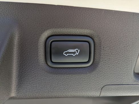Used 2019 Hyundai Santa Fe FWD image 12
