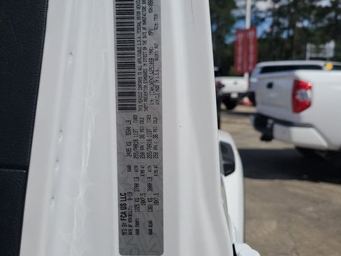 Used 2018 Jeep Wrangler Unlimited Sahara AWD/4WD image 40