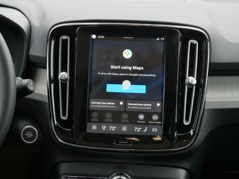 New 2026 Volvo XC40 B5 Plus w/ Protection Package Premier image 8