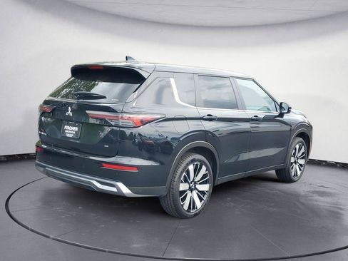 Used 2025 Mitsubishi Outlander SE AWD/4WD image 3