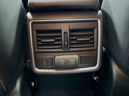 Used 2021 Subaru Forester Limited image 24