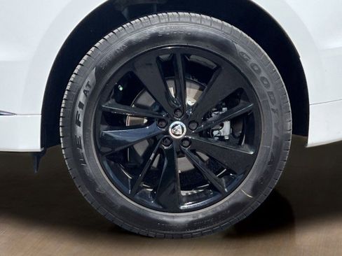 Used 2025 Jaguar F-PACE R-Dynamic S image 13