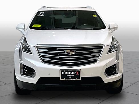 Used 2017 Cadillac XT5 Luxury w/ Driver Awareness Package AWD/4WD image 4