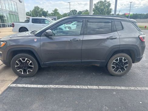 Used 2019 Jeep Compass Trailhawk w/ Cold Weather Group AWD/4WD image 2