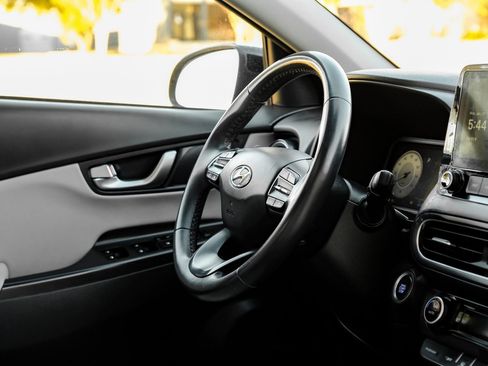 Used 2022 Hyundai Kona Limited image 15