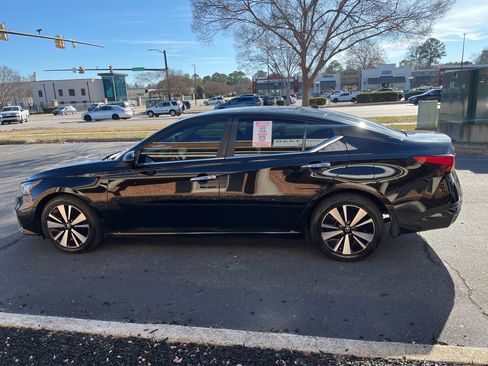 Used 2021 Nissan Altima 2.5 SV image 5