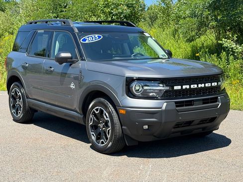 Certified 2025 Ford Bronco Sport Outer Banks w/ Outer Banks Tech Package+ AWD/4WD image 1