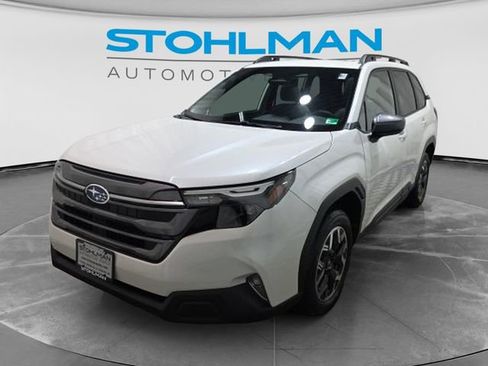 Certified 2025 Subaru Forester Premium AWD/4WD image 3