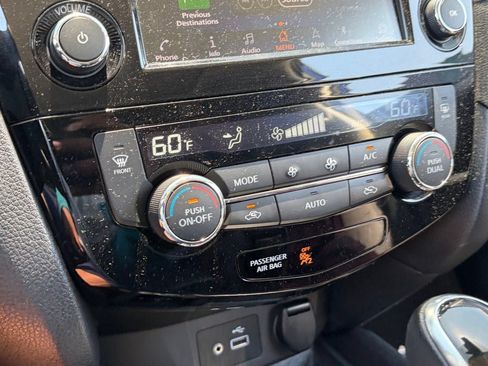 Used 2020 Nissan Rogue SV w/ Sun & Sound Touring Package AWD/4WD image 8