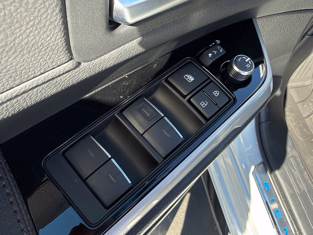 New 2026 Toyota Sienna Platinum AWD/4WD image 18