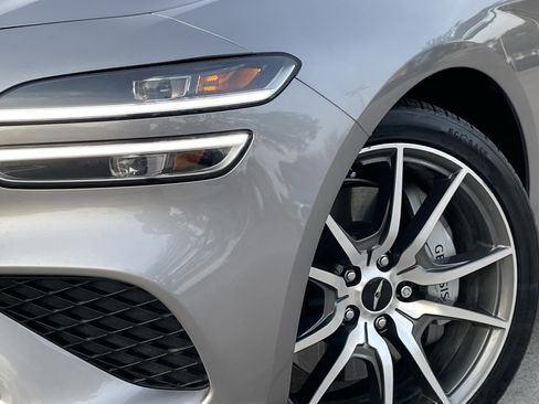 Used 2025 Genesis G70 2.5T image 8