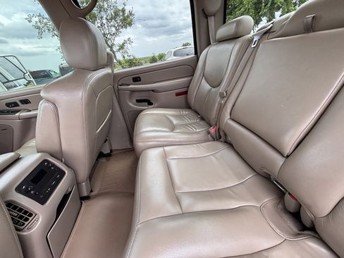 Used 2007 Chevrolet Silverado 2500 LT w/ Heavy-Duty Power Package image 19