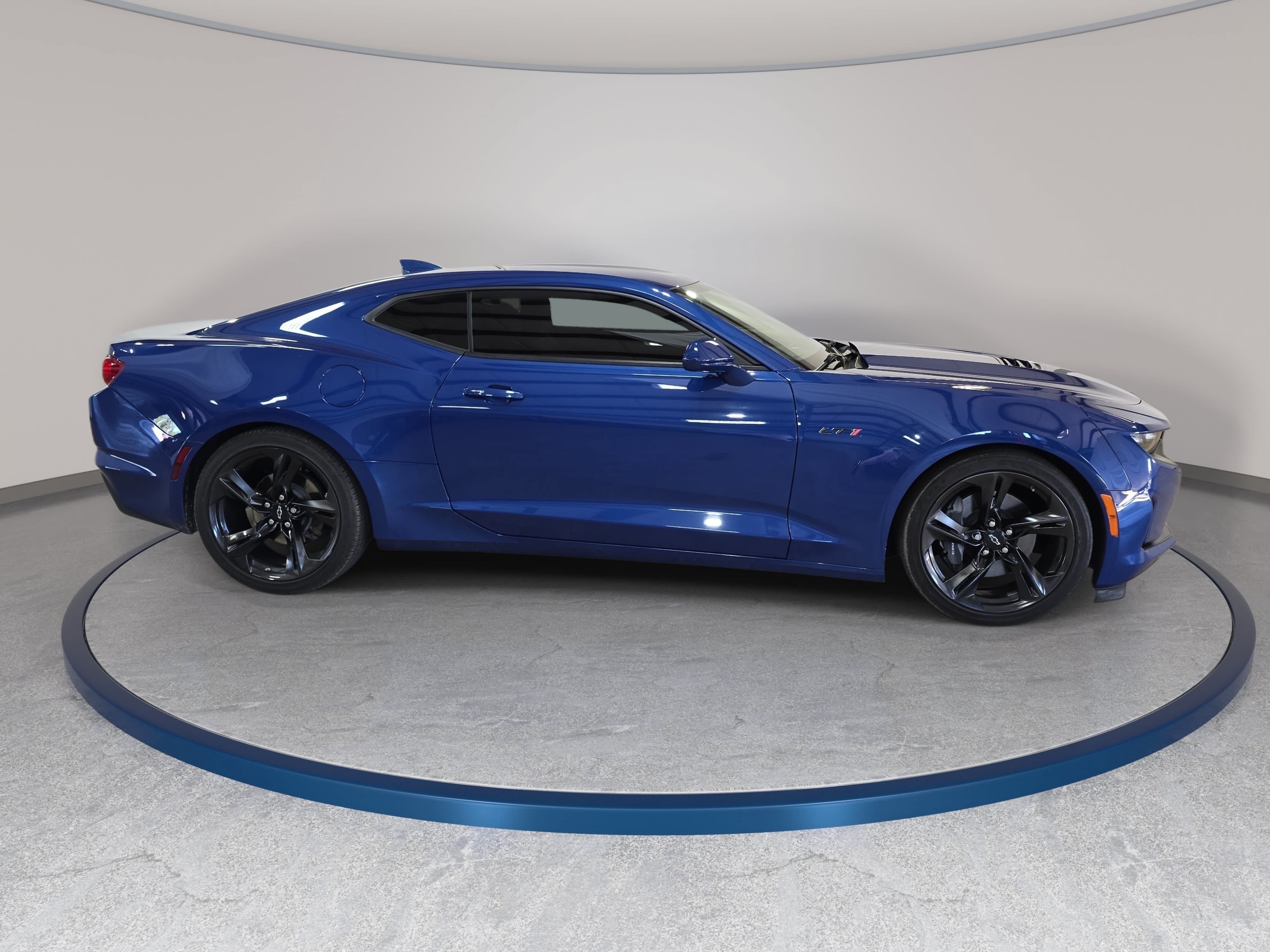 Used 2023 Chevrolet Camaro LT w/ Technology Package RWD image 5