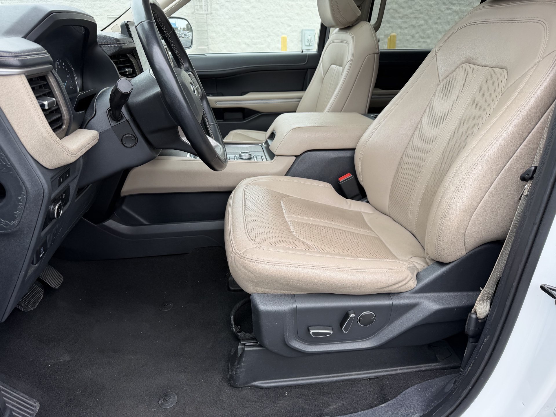 Used 2024 Ford Expedition Max Limited AWD/4WD image 15