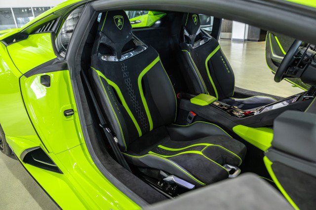Used 2023 Lamborghini Huracan Tecnica RWD image 20