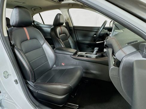 Used 2024 Nissan Sentra SR w/ SR Premium Package FWD image 26