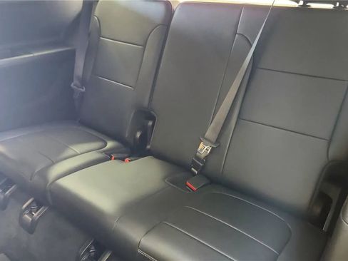 Used 2022 Chevrolet Traverse LT AWD/4WD image 33