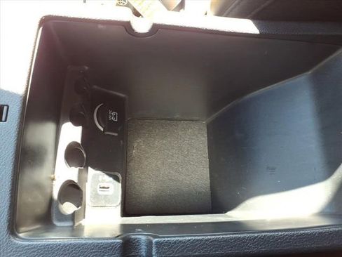 Used 2019 Jeep Cherokee Trailhawk w/ Cold Weather Group image 31