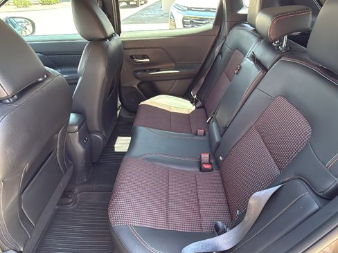 Used 2025 Nissan Kicks SR AWD/4WD image 11