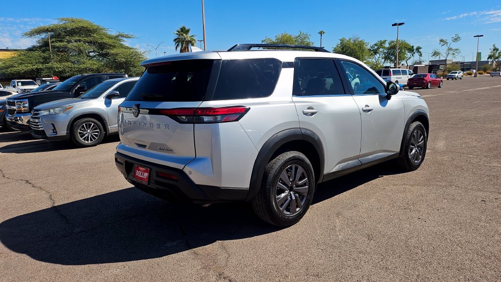 Used 2023 Nissan Pathfinder SV AWD/4WD image 11